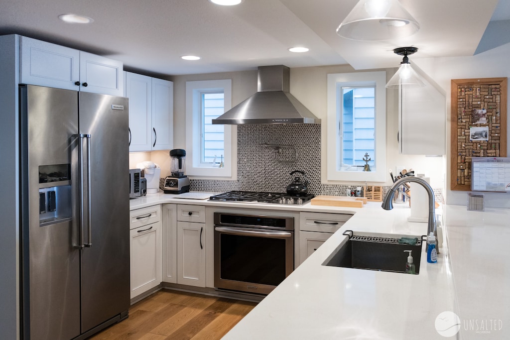 Kitchen w/ all the amenities