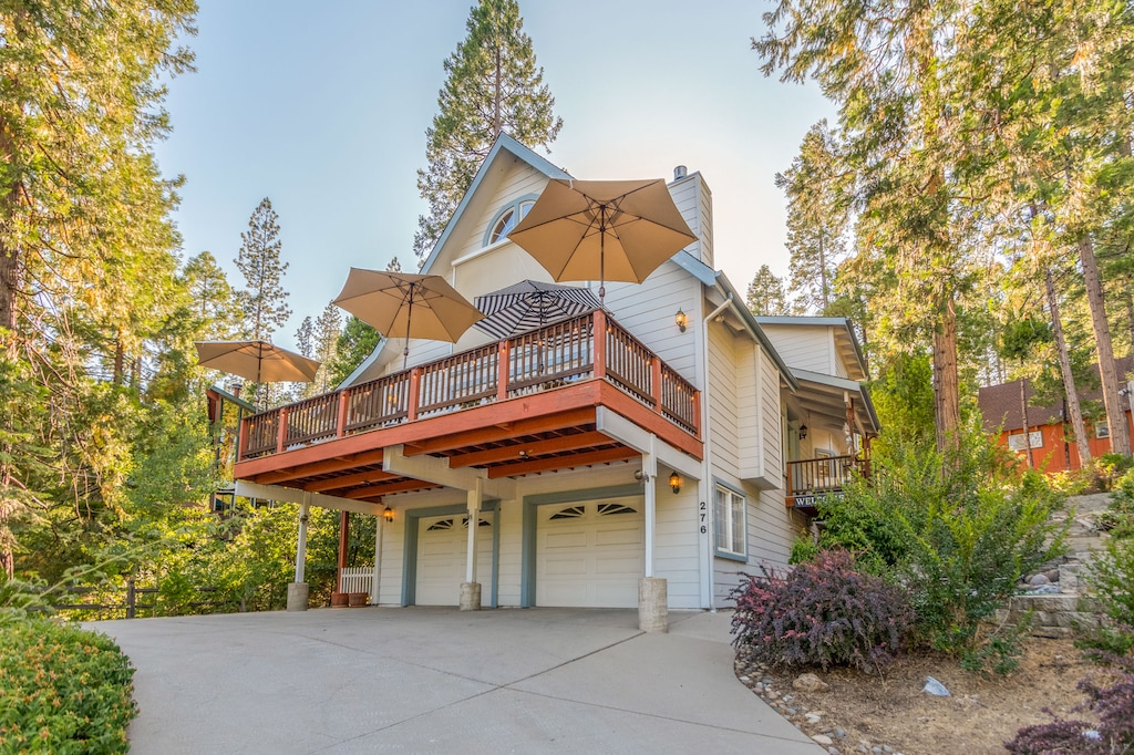 Cabin w/ Curb Appeal!