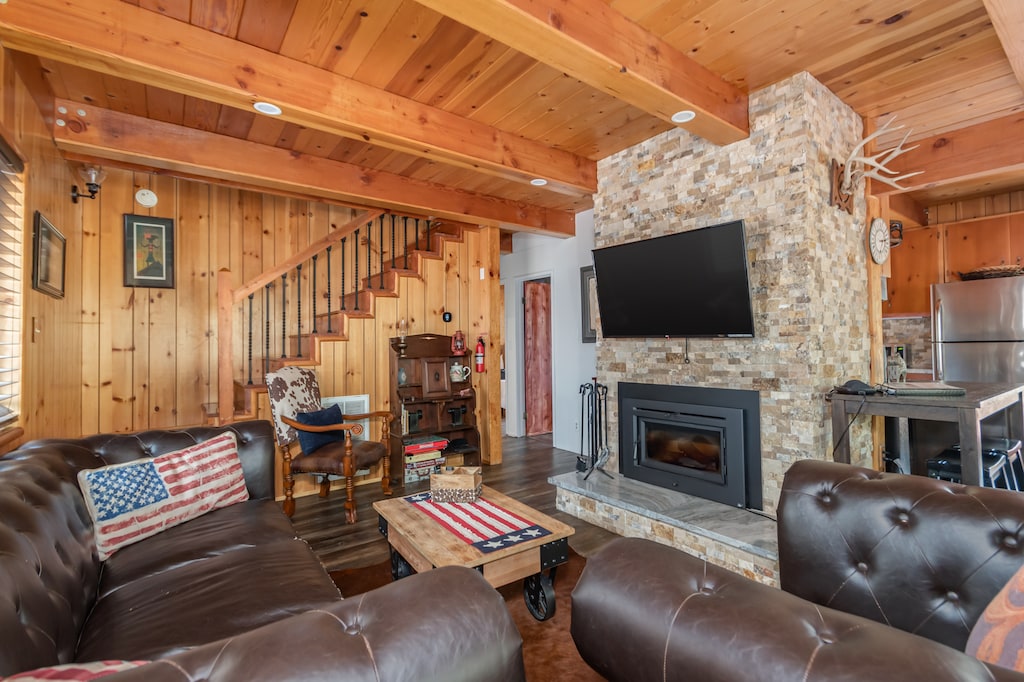 Welcome to Grey Wolf Manor!