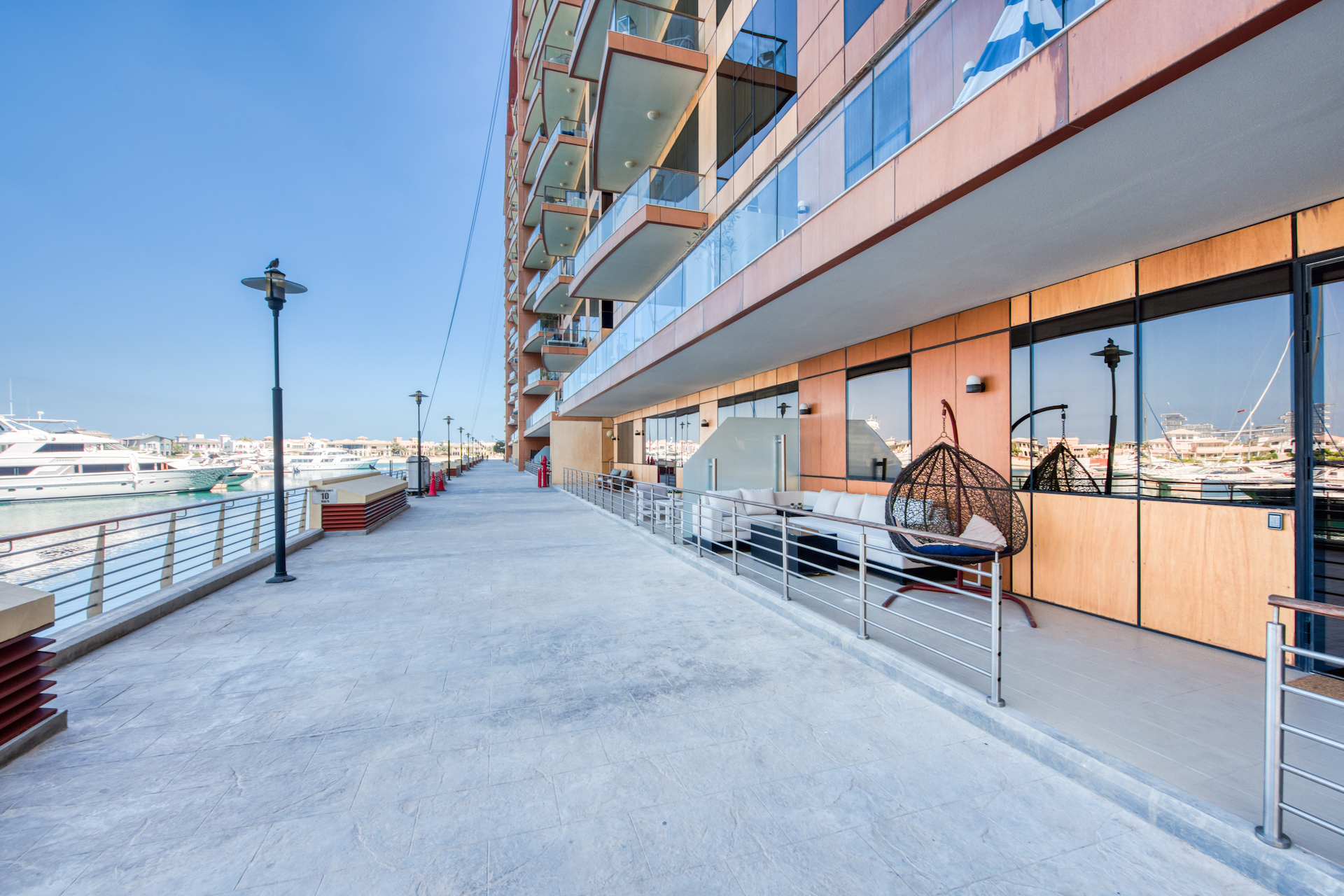 Property Image 1 - Seafront Apartment in a Lavish Area