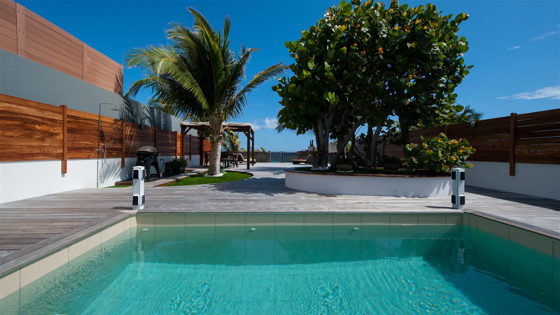 Property Image 2 - Tastefully Decorated Seaside Villa