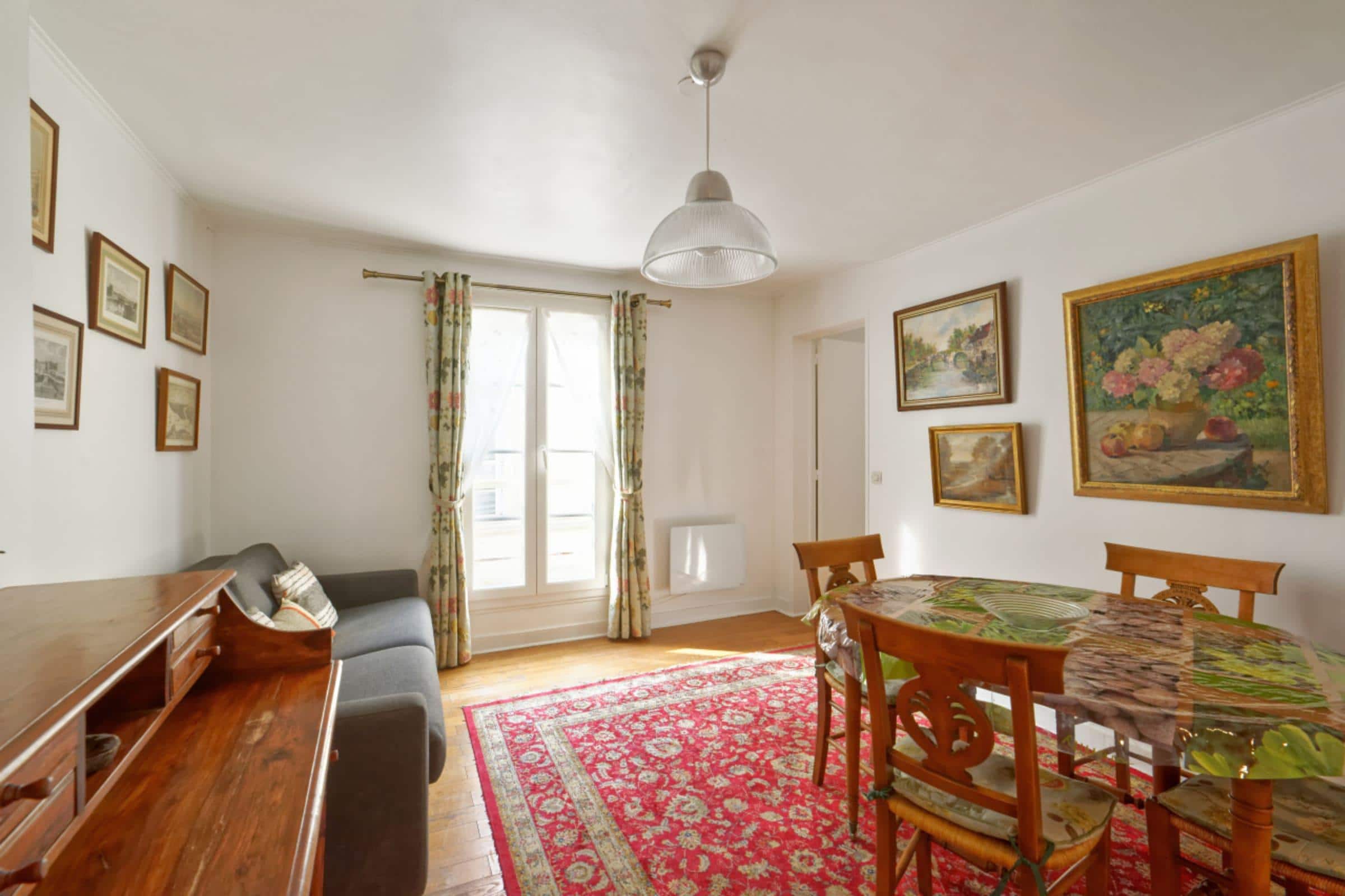 Property Image 1 - Charming 1br in the heart of Paris