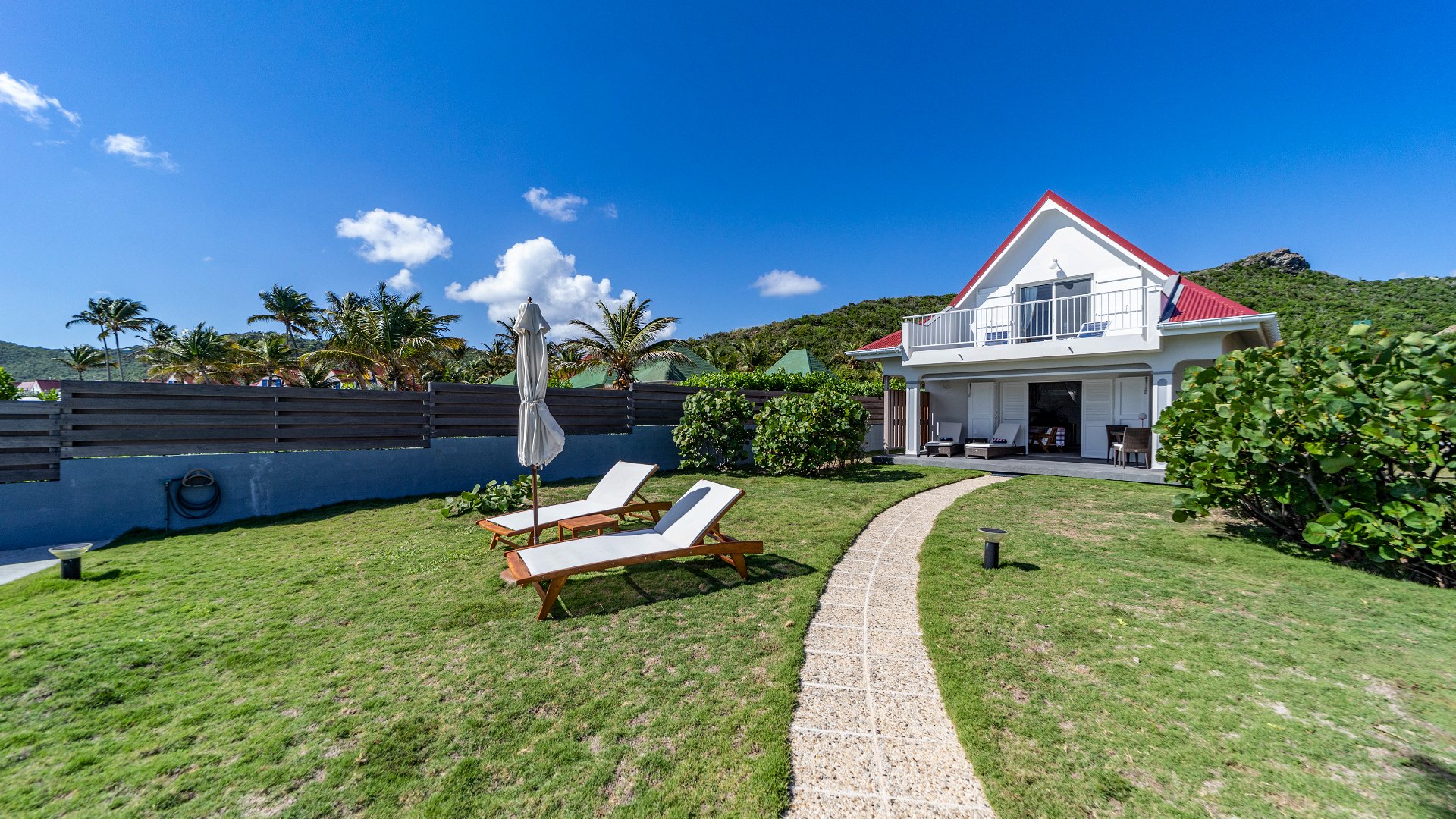 Property Image 2 - Functional Villa by the Seaside
