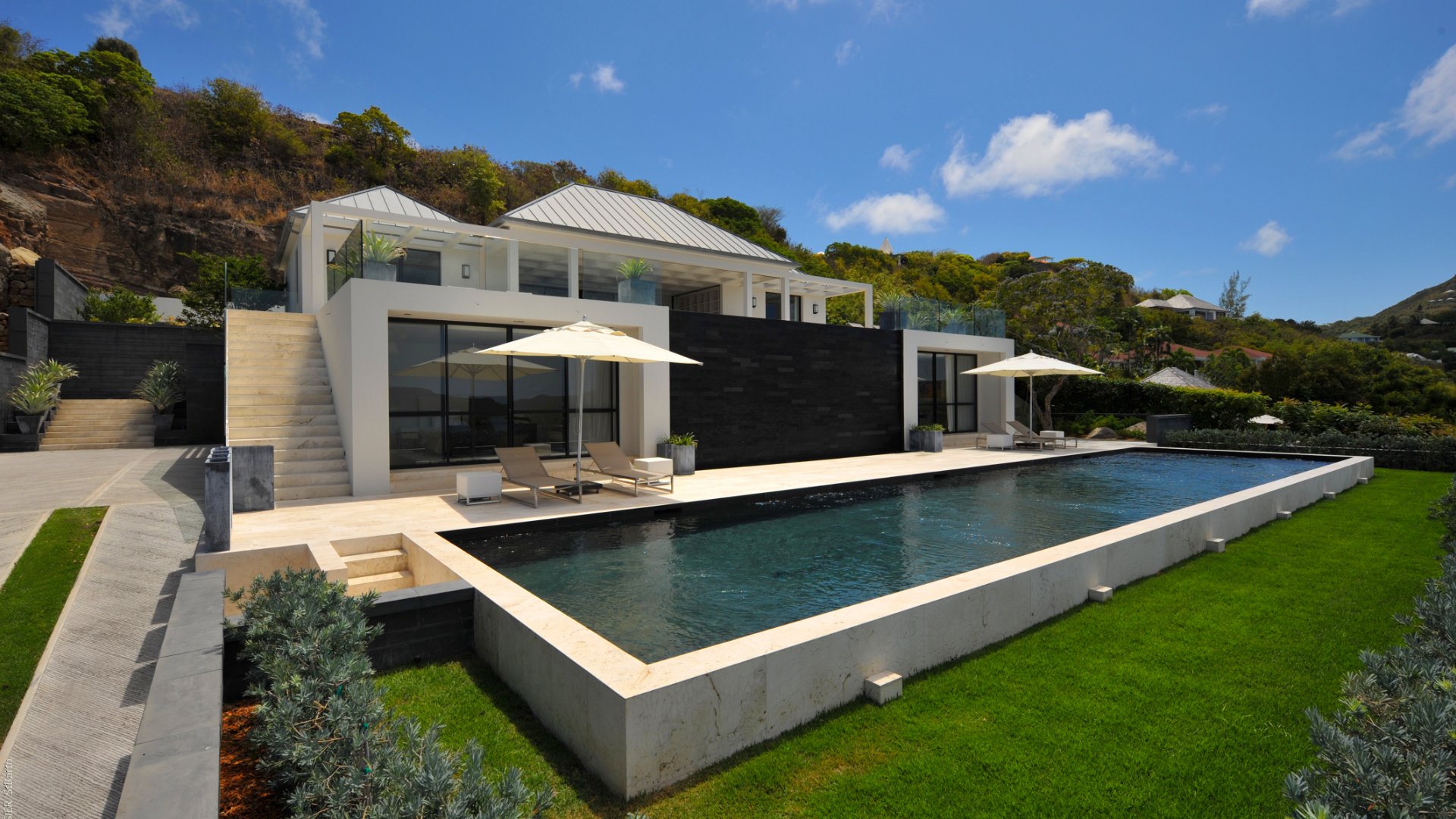Property Image 2 - Ideally Located Contemporary Villa