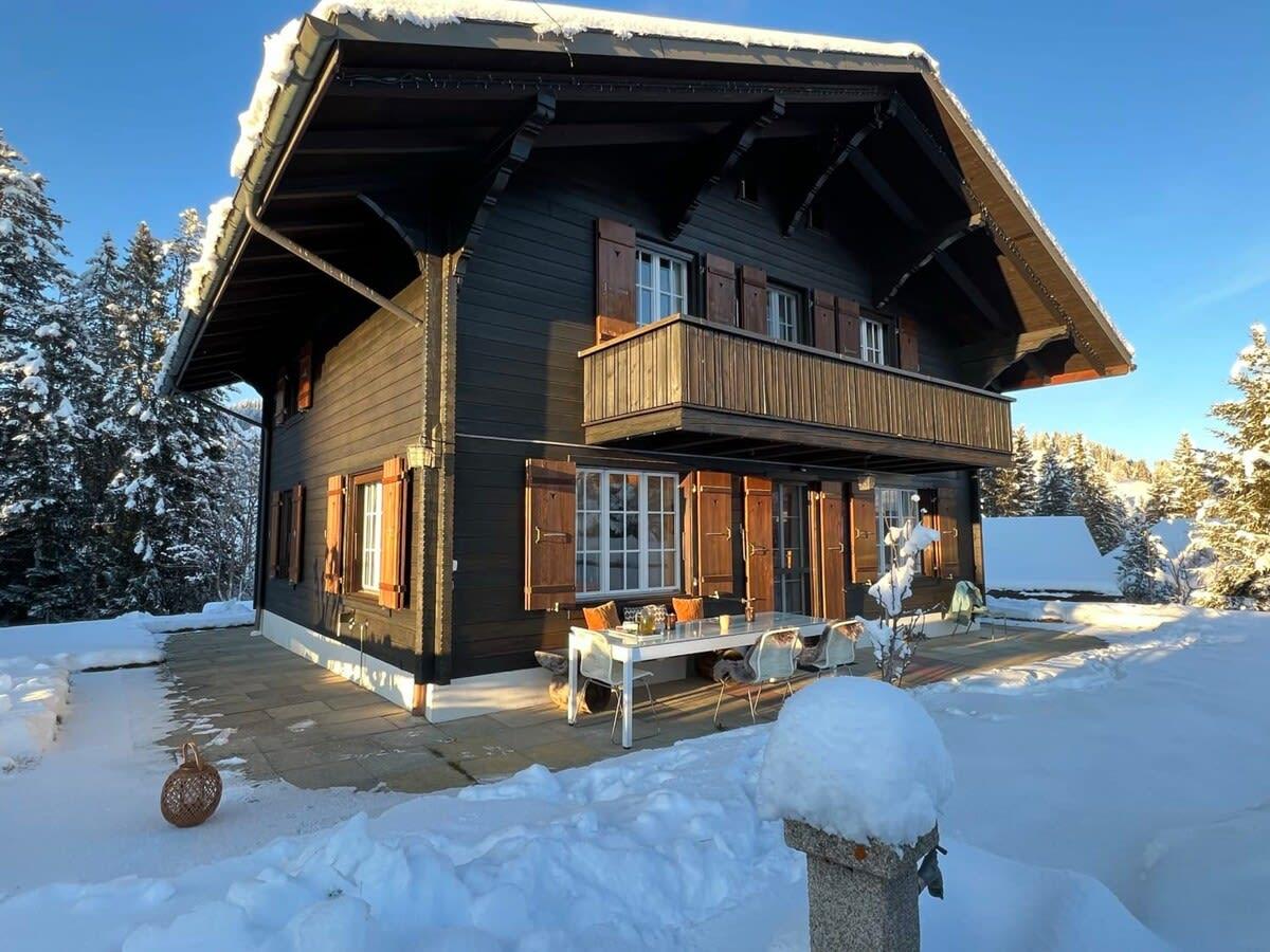 Property Image 1 - Lovely 4 Bedroom Chalet Great for Ski Holiday