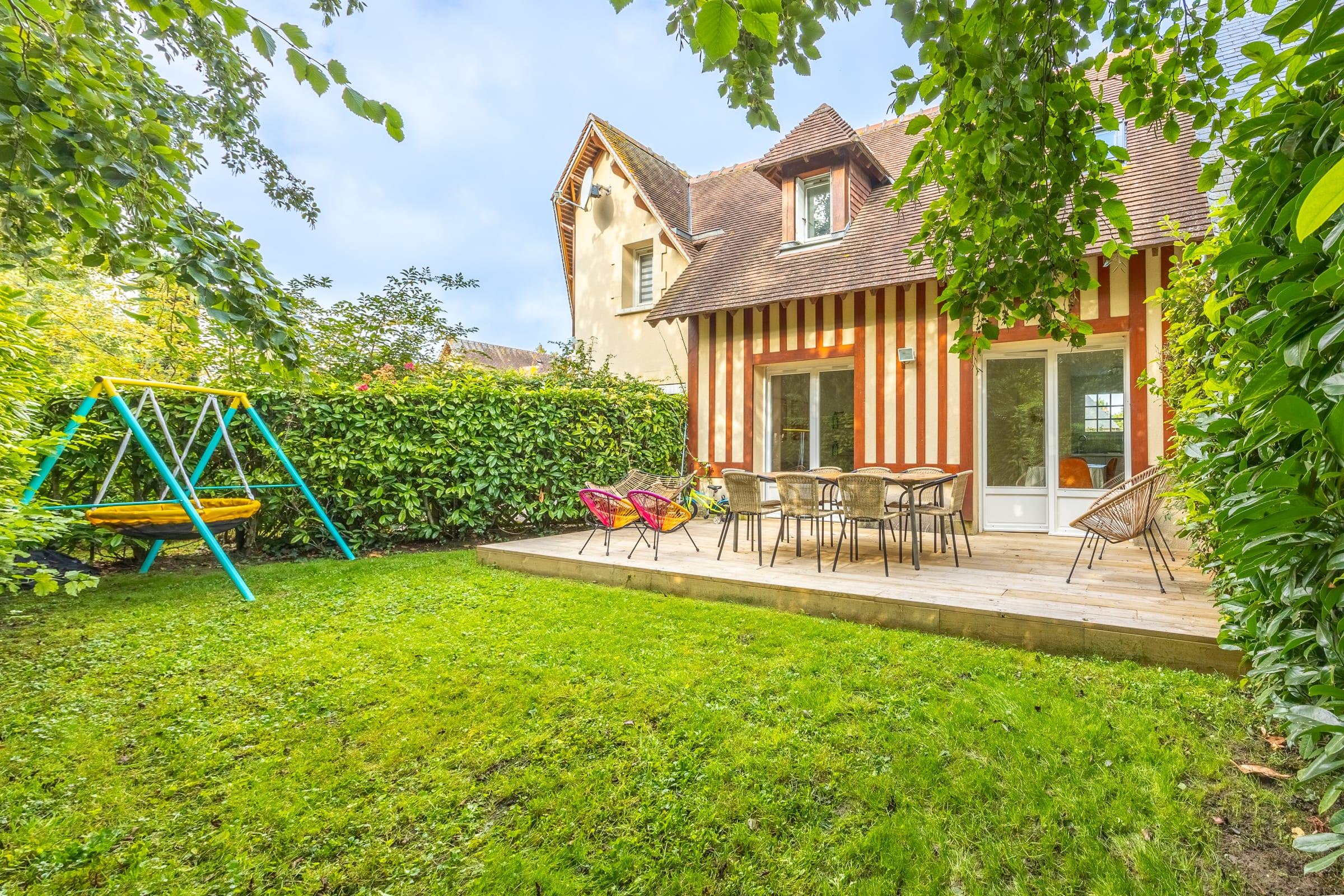 Property Image 1 - Nice house with a yard and common pool - Deauville