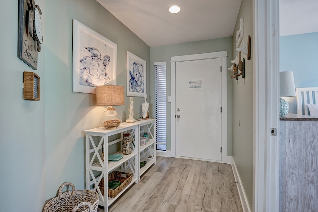Entryway/hallway