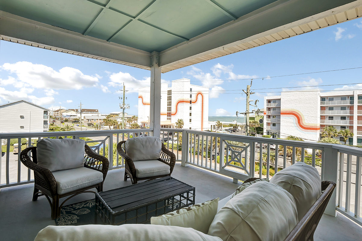 Private porch off the master room