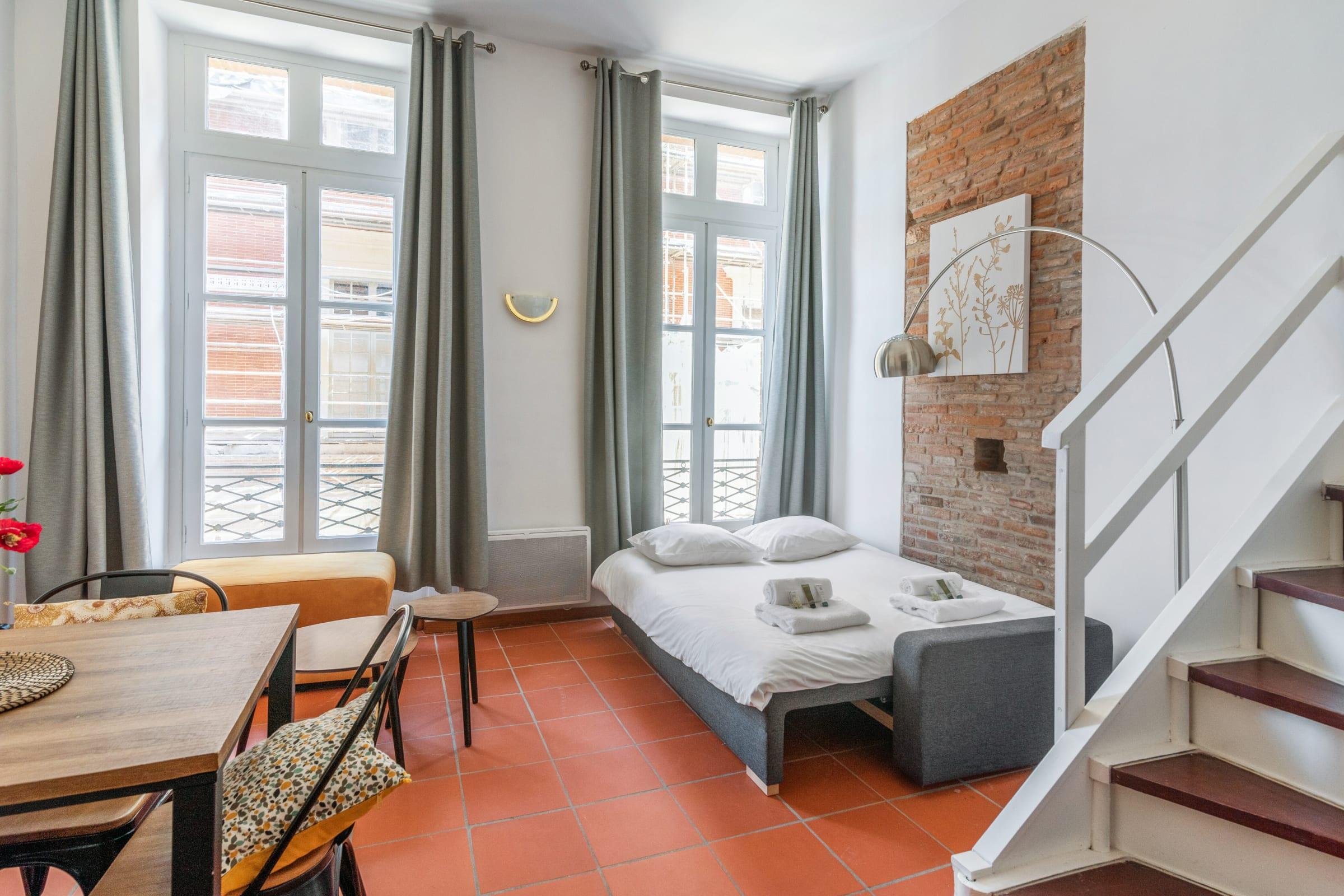 Property Image 1 - Very nice apartment located on the main square - Toulouse
