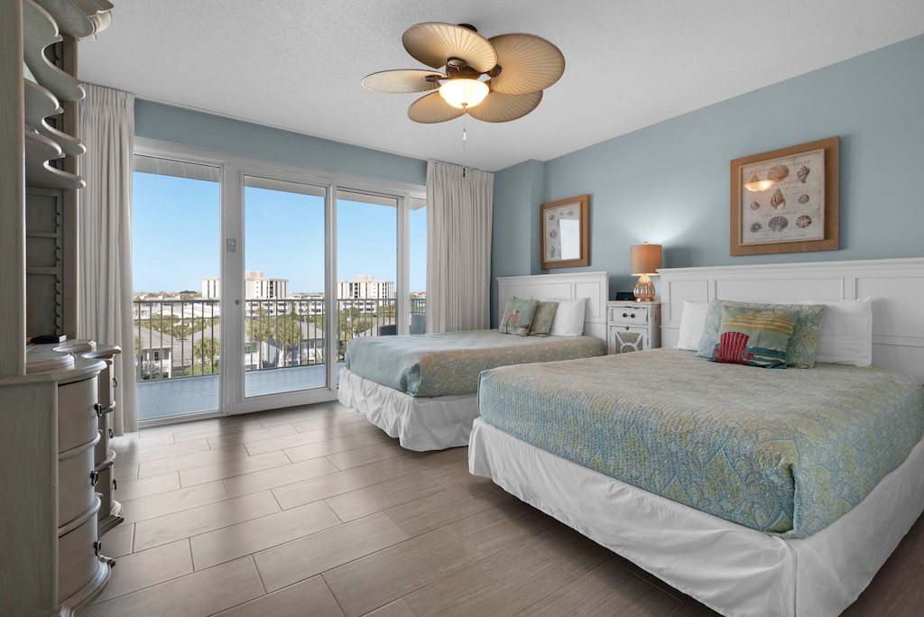 Guest bedroom with balcony access