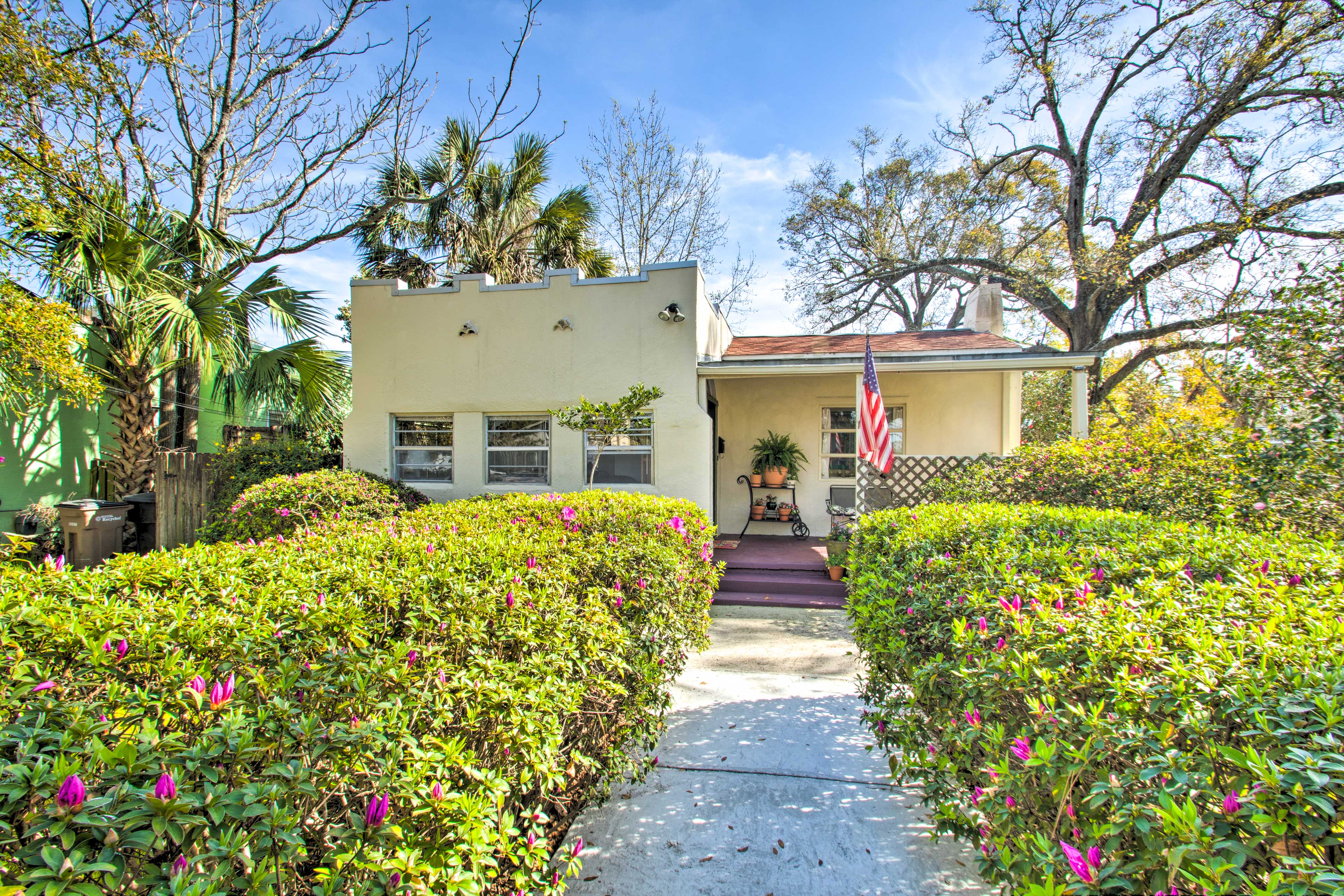 Property Image 2 - Colorful Pensacola Oasis: 1 Block to Bayview Park!