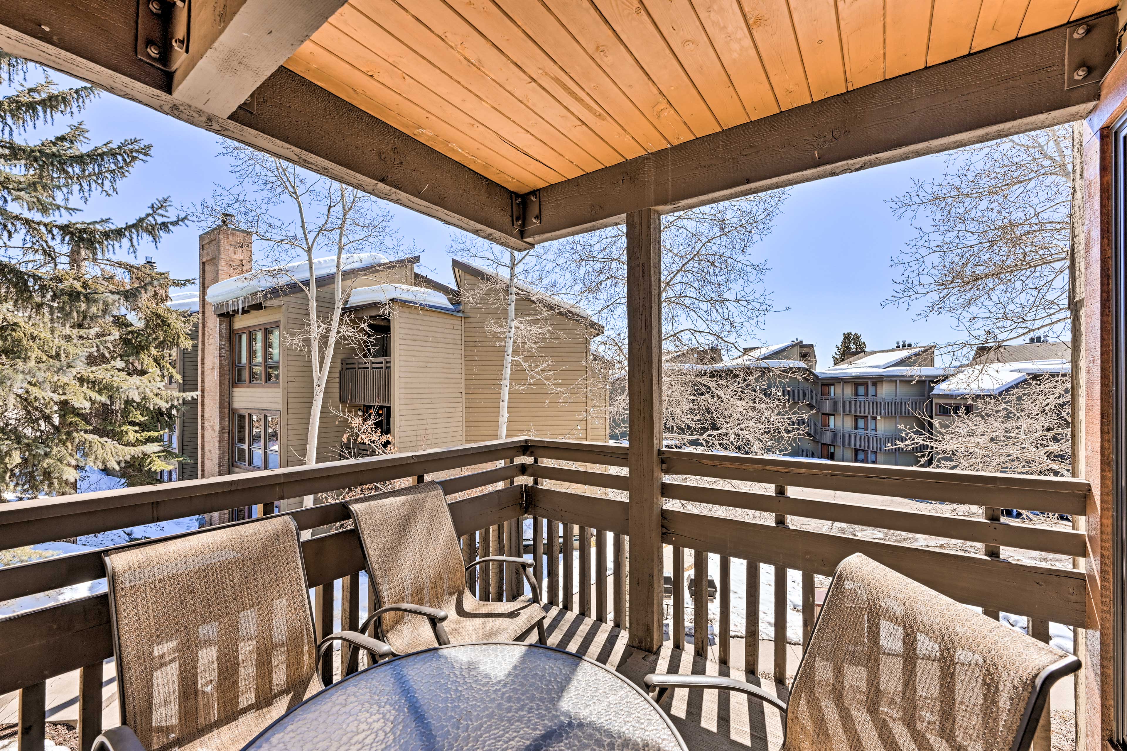 Property Image 2 - Upscale Condo w/ Balcony < 1/2 Mi to Ski Resort