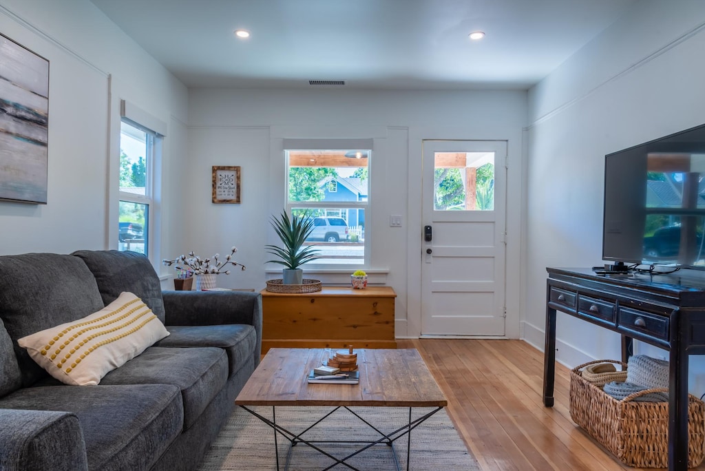 Magical and Historic Cottage Sleeps 4 in the heart of Paso