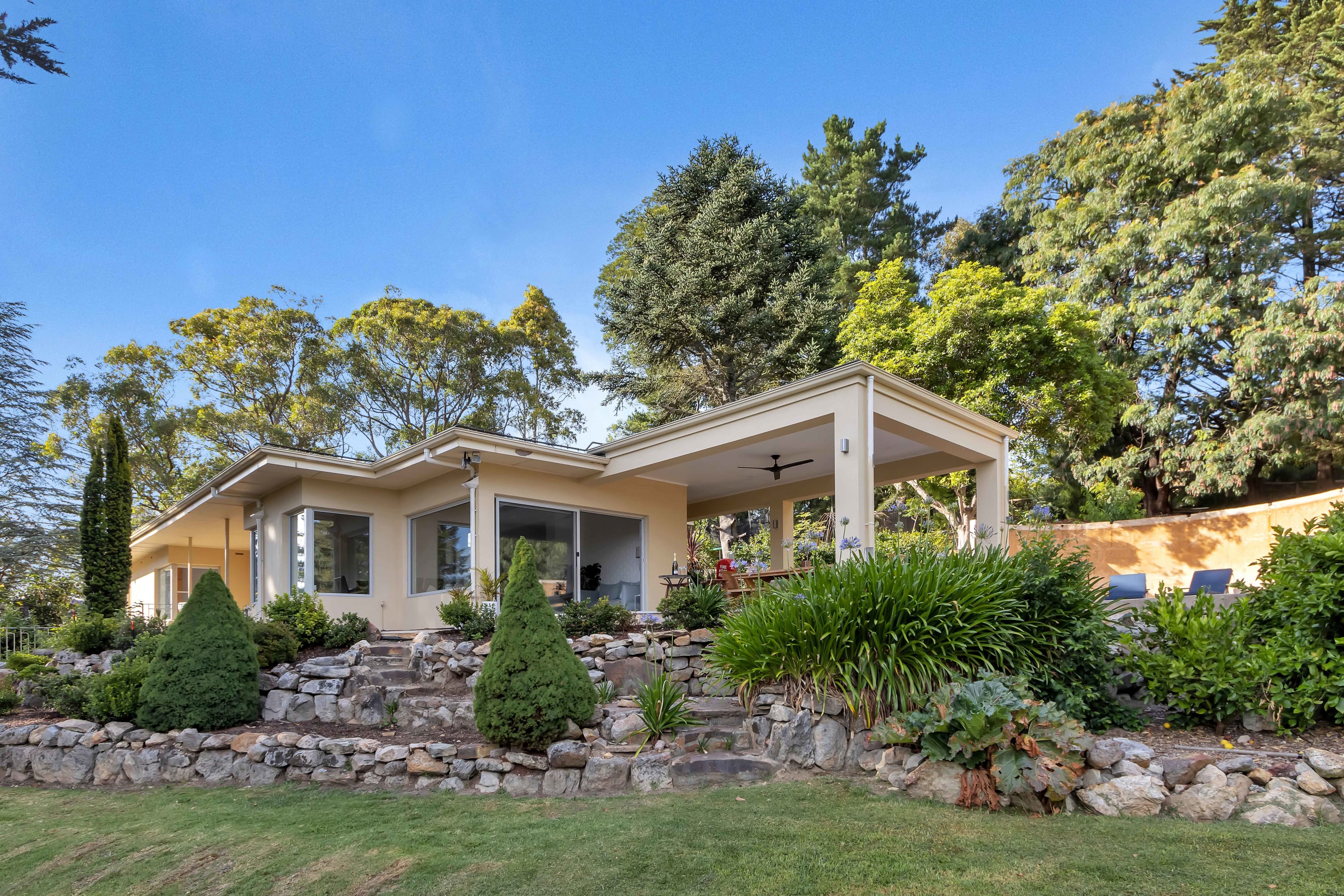 Property Image 1 - Adelaide Hills 4 Bedroom House With Views