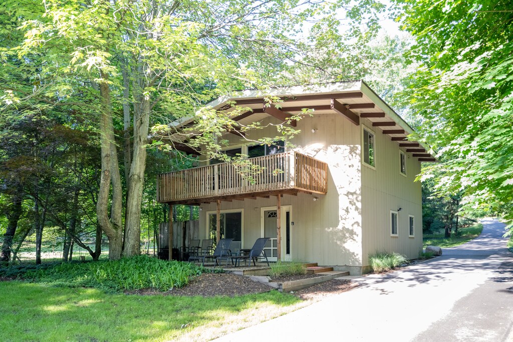 Welcome to Cozy Cabana, a waterfront vacation rental cottage in Holland, Michigan.