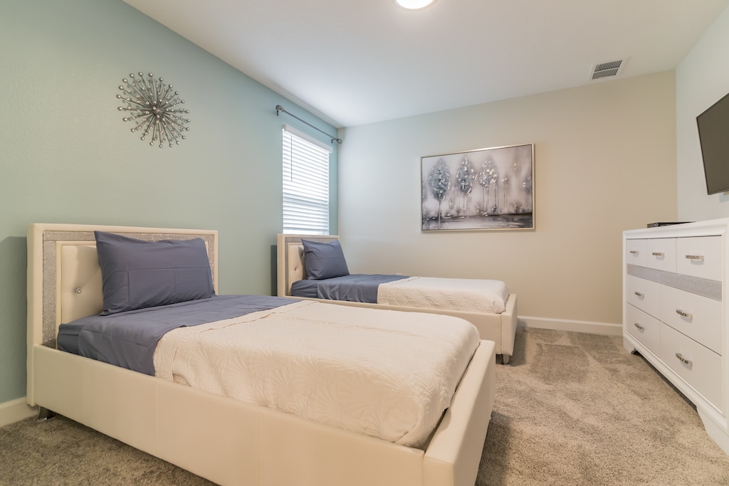 Room #5 Twin Beds (2) Upstairs