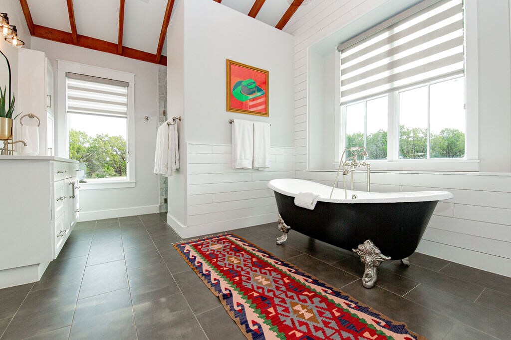Elegant Bathtub - Walker Luxury Vacation Rentals