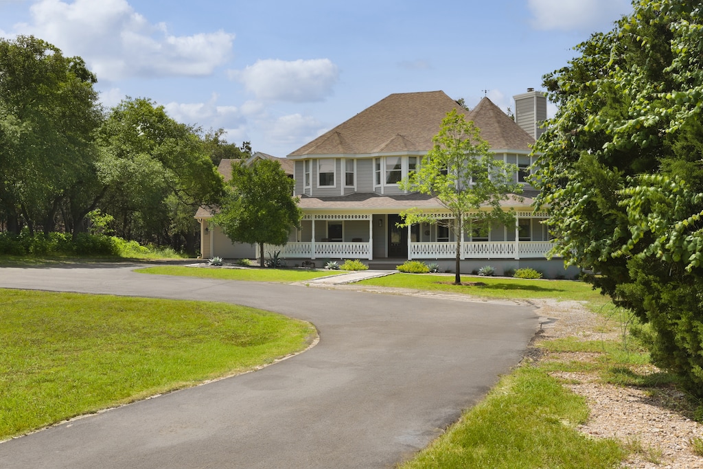 Welcoming Front - Walker Luxury Vacation Rentals