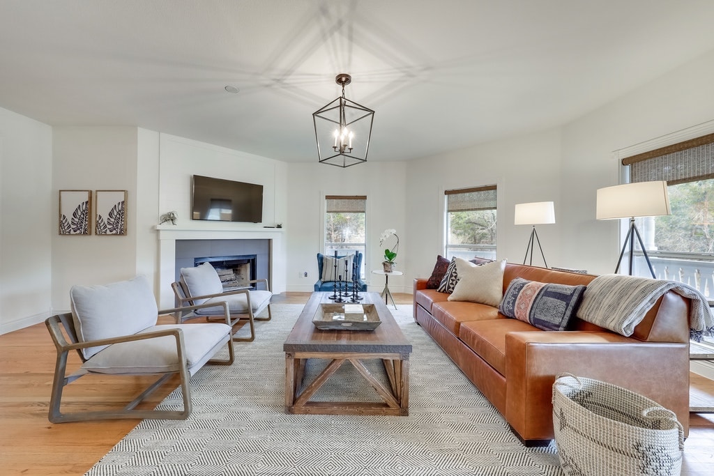 Living Room - Walker Luxury Vacation Rentals