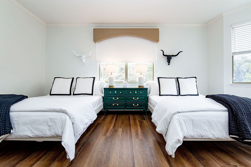 Two Queens Bedroom - Walker Luxury Vacation Rentals