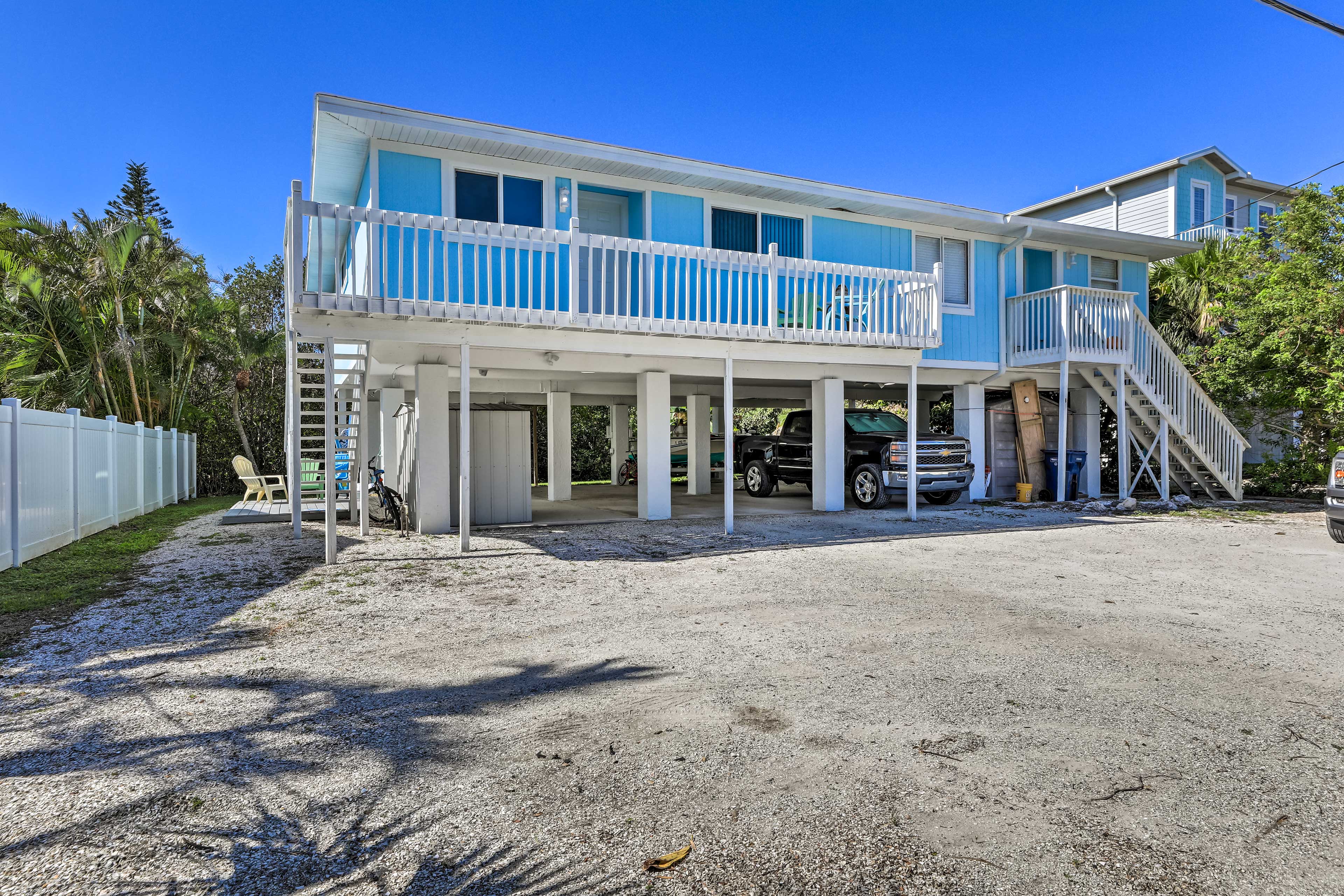 Property Image 2 - Holmes Beach Retreat: Walk to Beach & Dining!