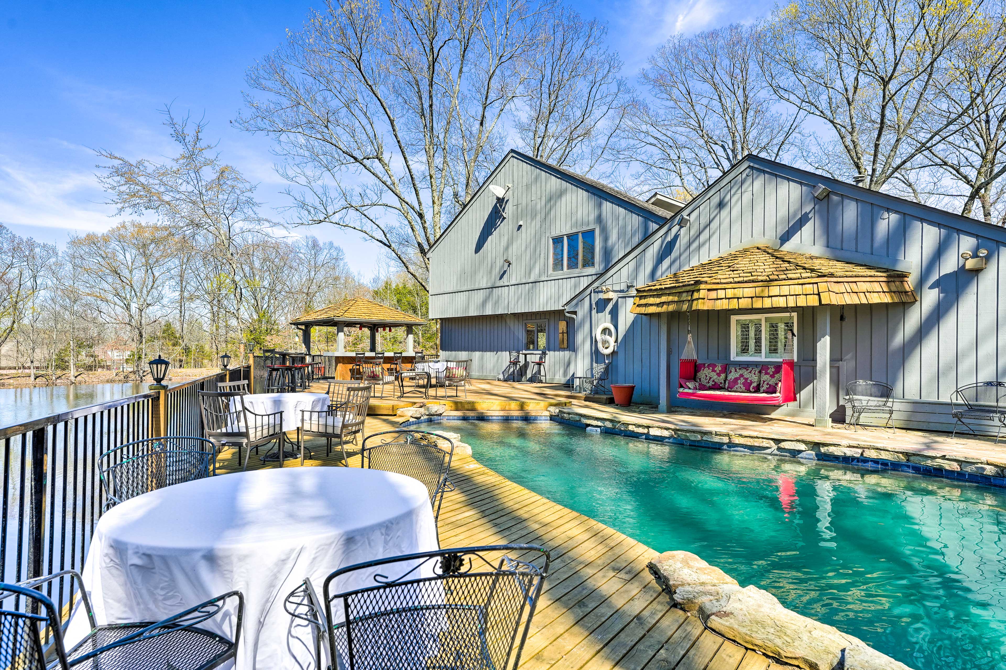Property Image 2 - Stunning Southaven Estate: Pool & Spacious Deck!