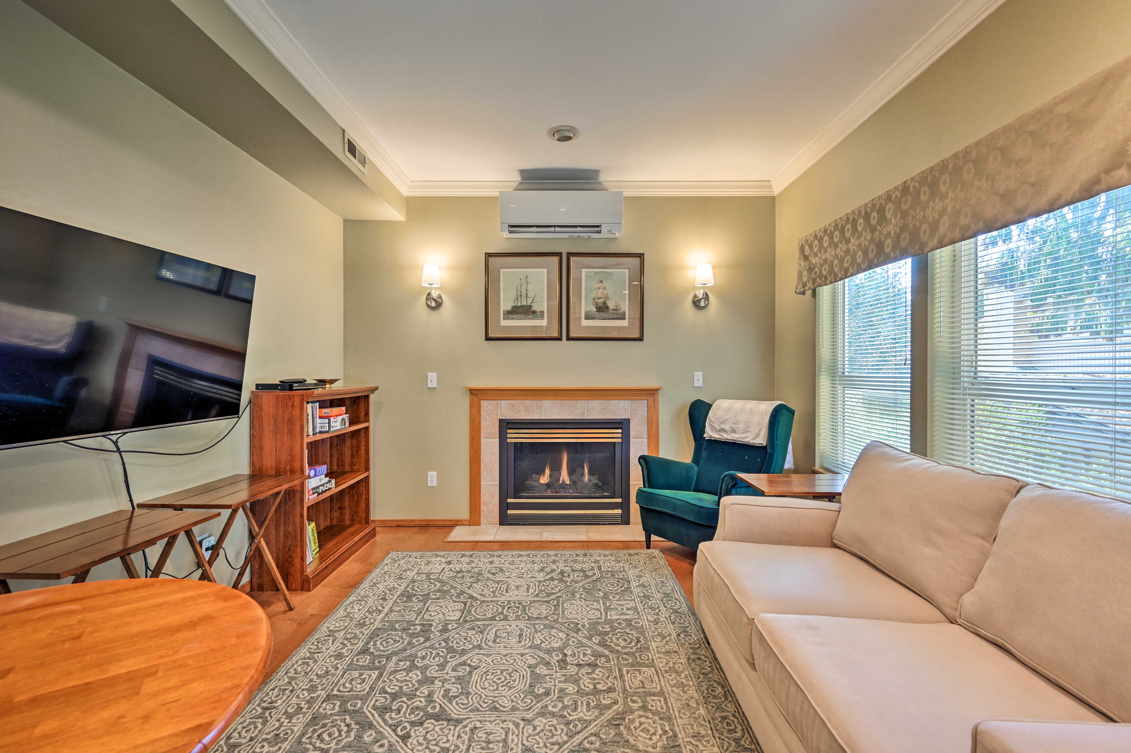 Property Image 1 - Welcoming Edmonds Vacation Rental w/ Fireplace!
