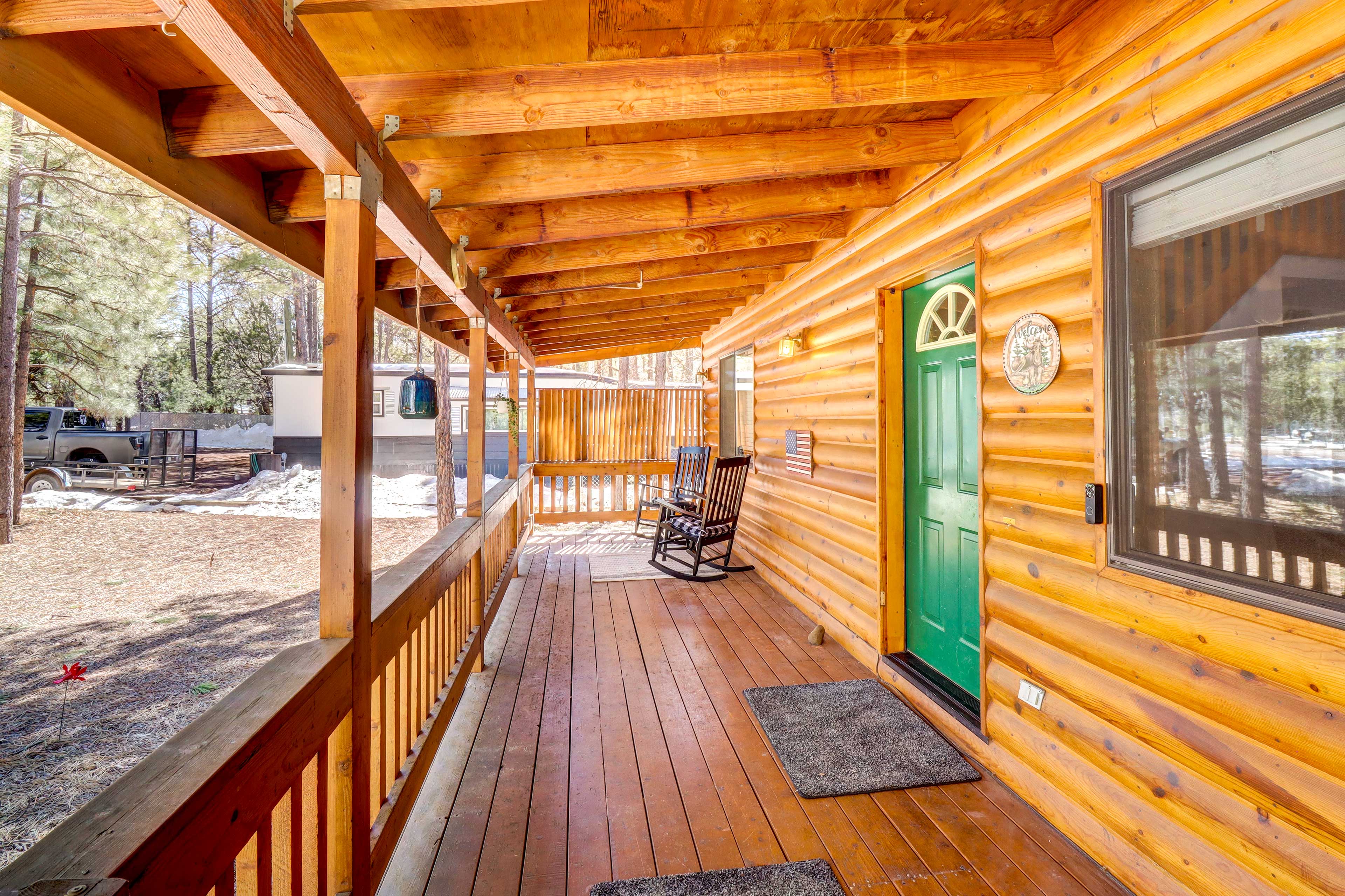 Lakeside Cabin Rental w/ Hot Tub - Close to Hiking