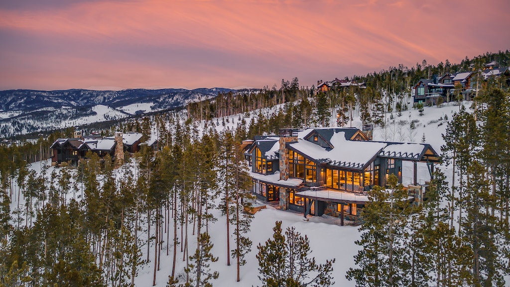 Snowy Vickery's Vantage aerial view