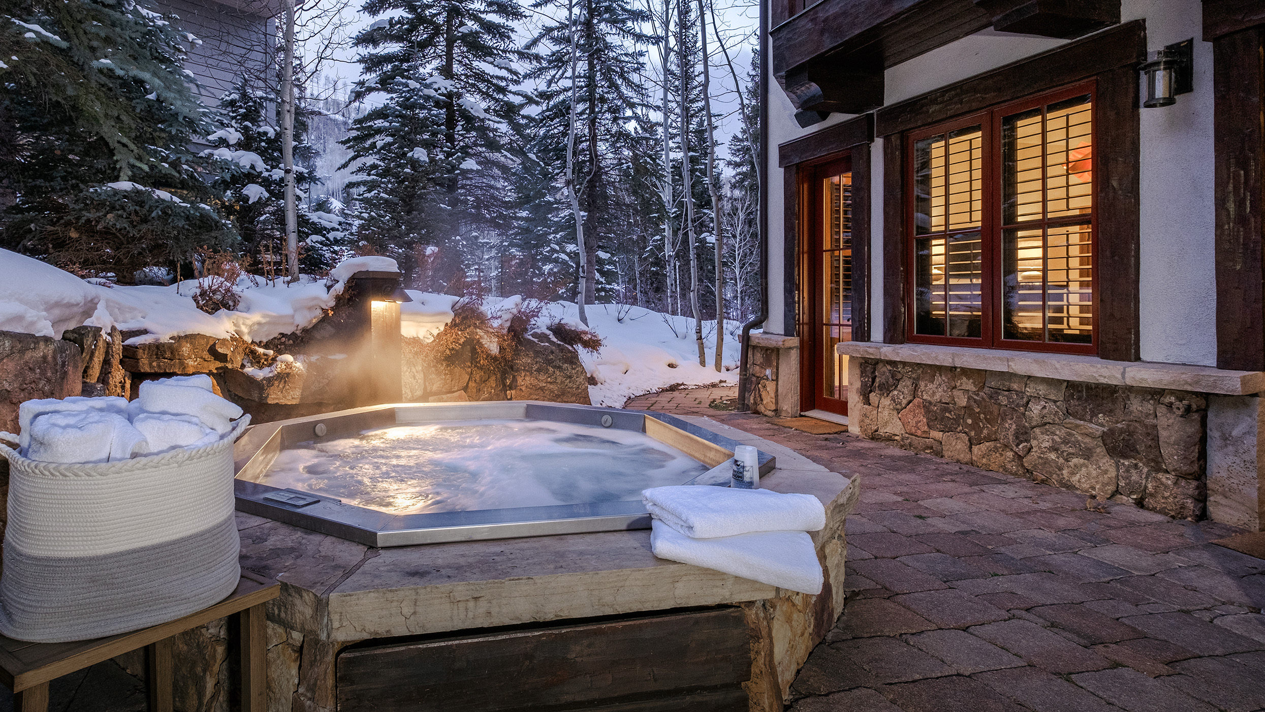 Private Hot Tub Winter relax