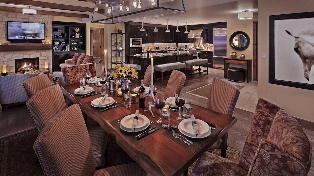 Dining Room with seating for 10