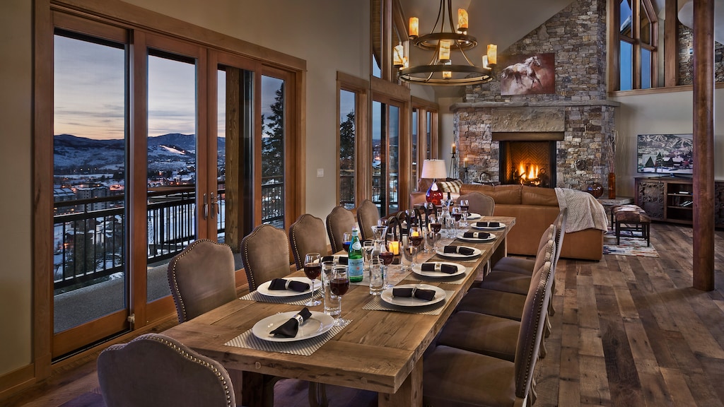 Upper Dining Room with seating for 12	