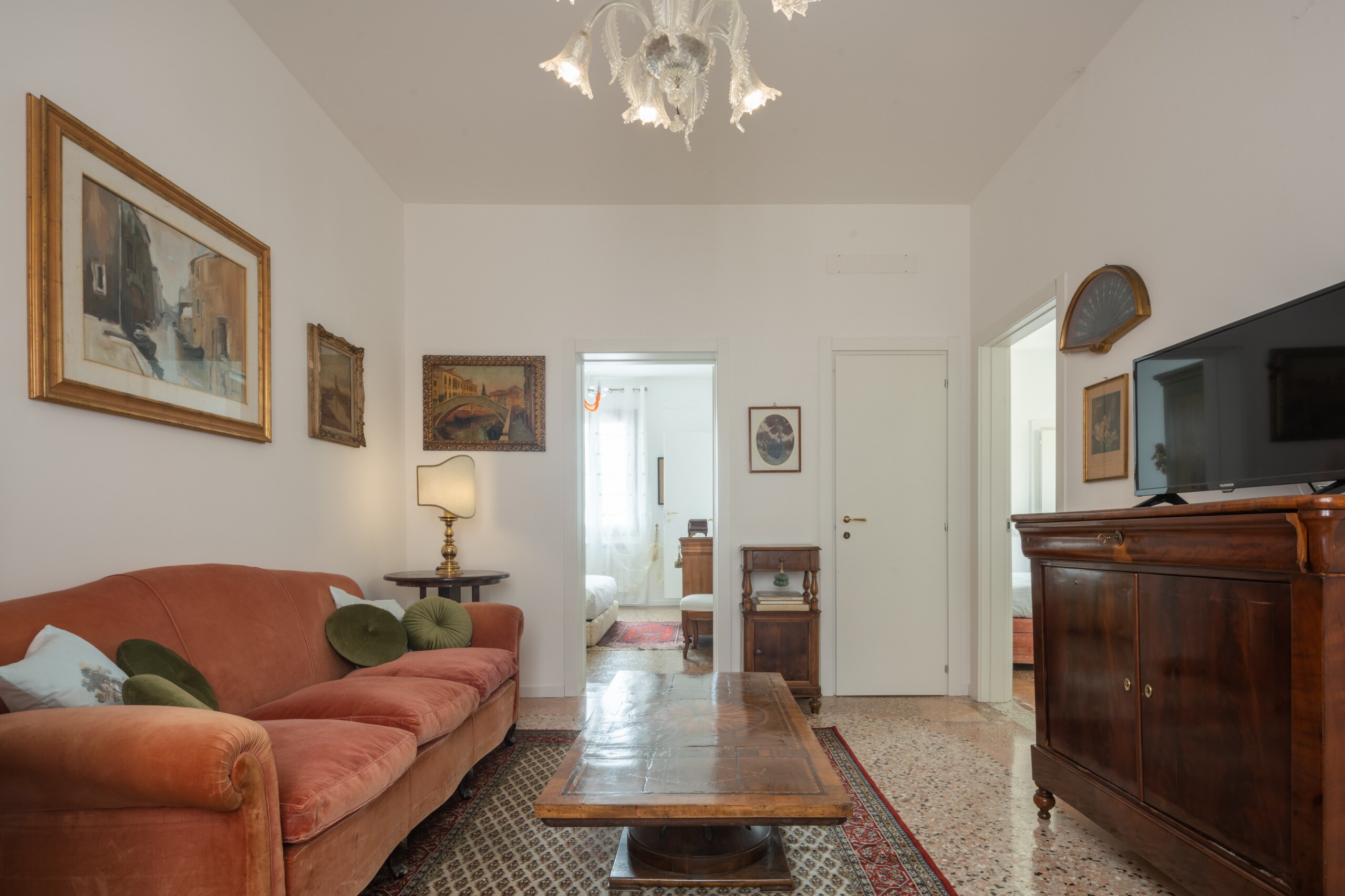 Property Image 2 - Tiepolo Apartment in the Biennale District R&R