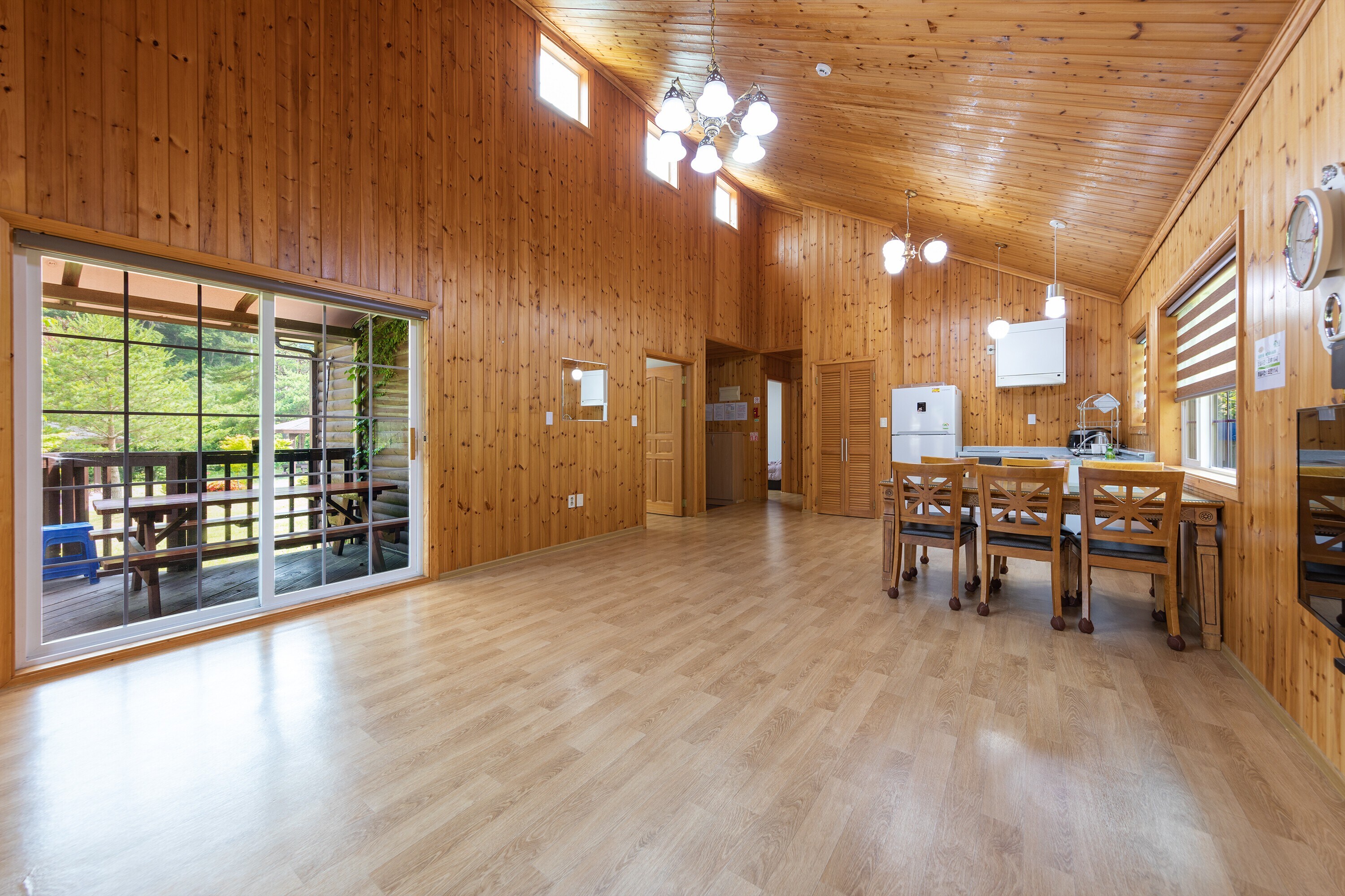 Property Image 2 - Gorgeous Countryside house with Terrace BBQ - Lantern