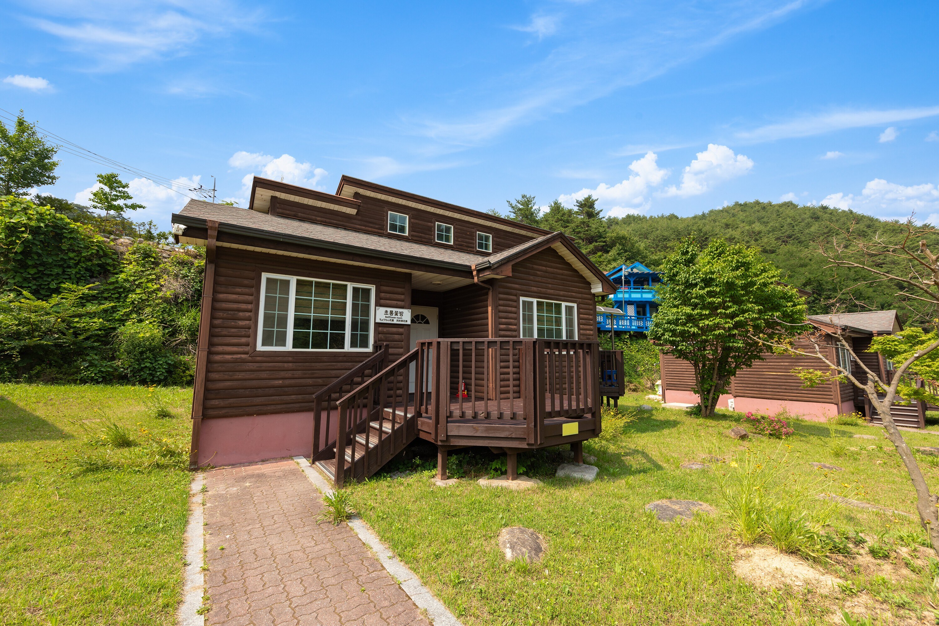 Property Image 1 - Gorgeous Countryside house with Terrace BBQ - Lantern