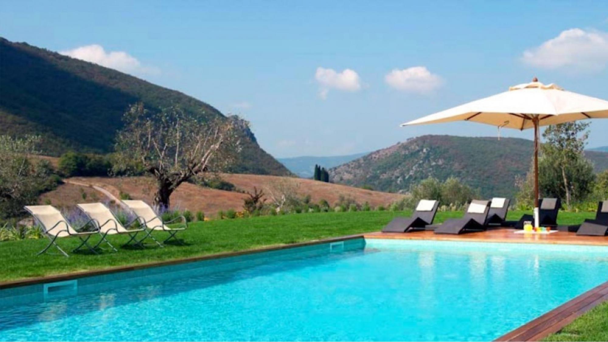 Property Image 1 - Splendid luxury villa inside a large estate  Heated private pool-VILLA DEL CAMMINO
