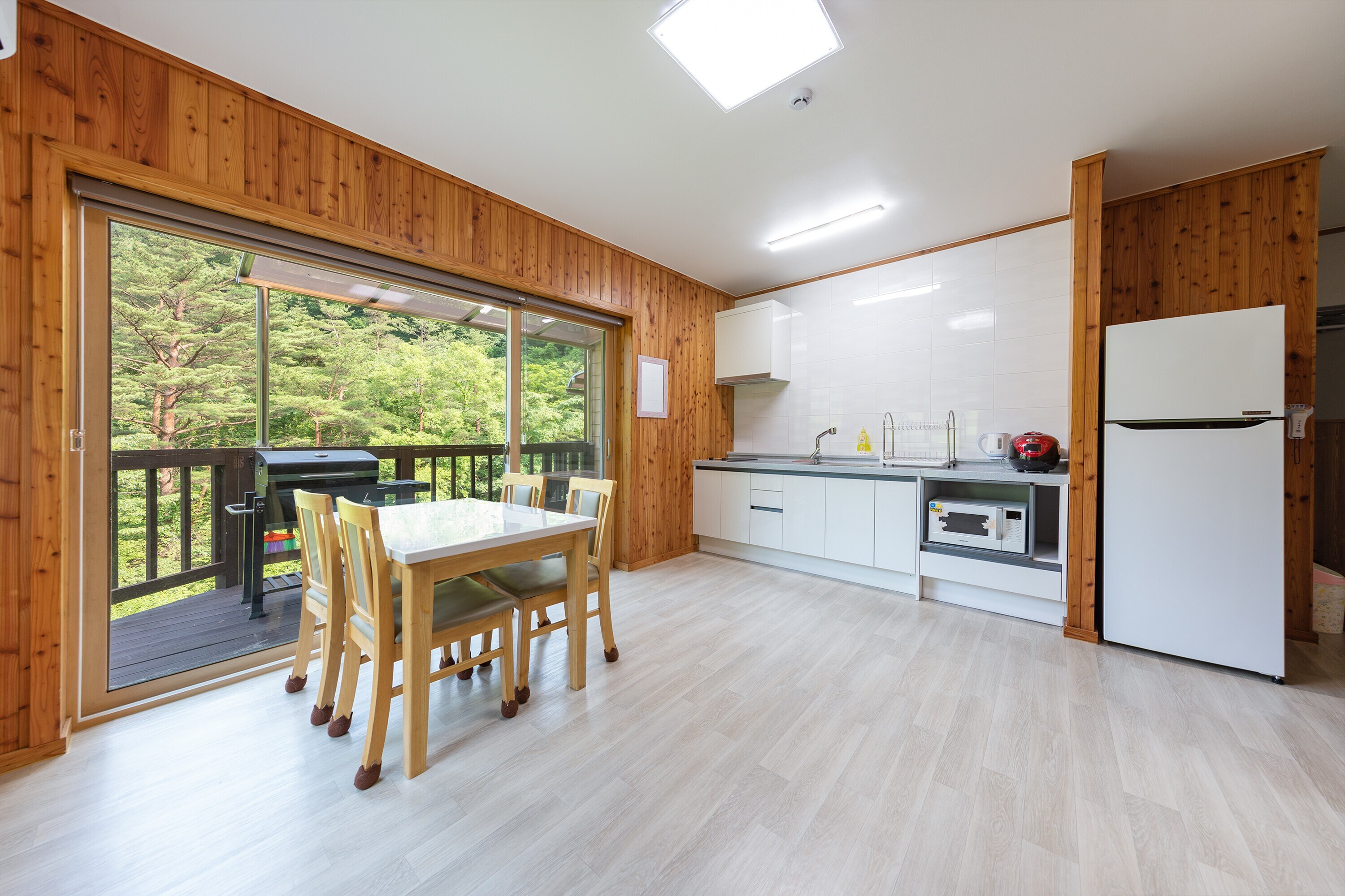 Property Image 2 - Gorgeous Countryside house with Terrace BBQ - Star