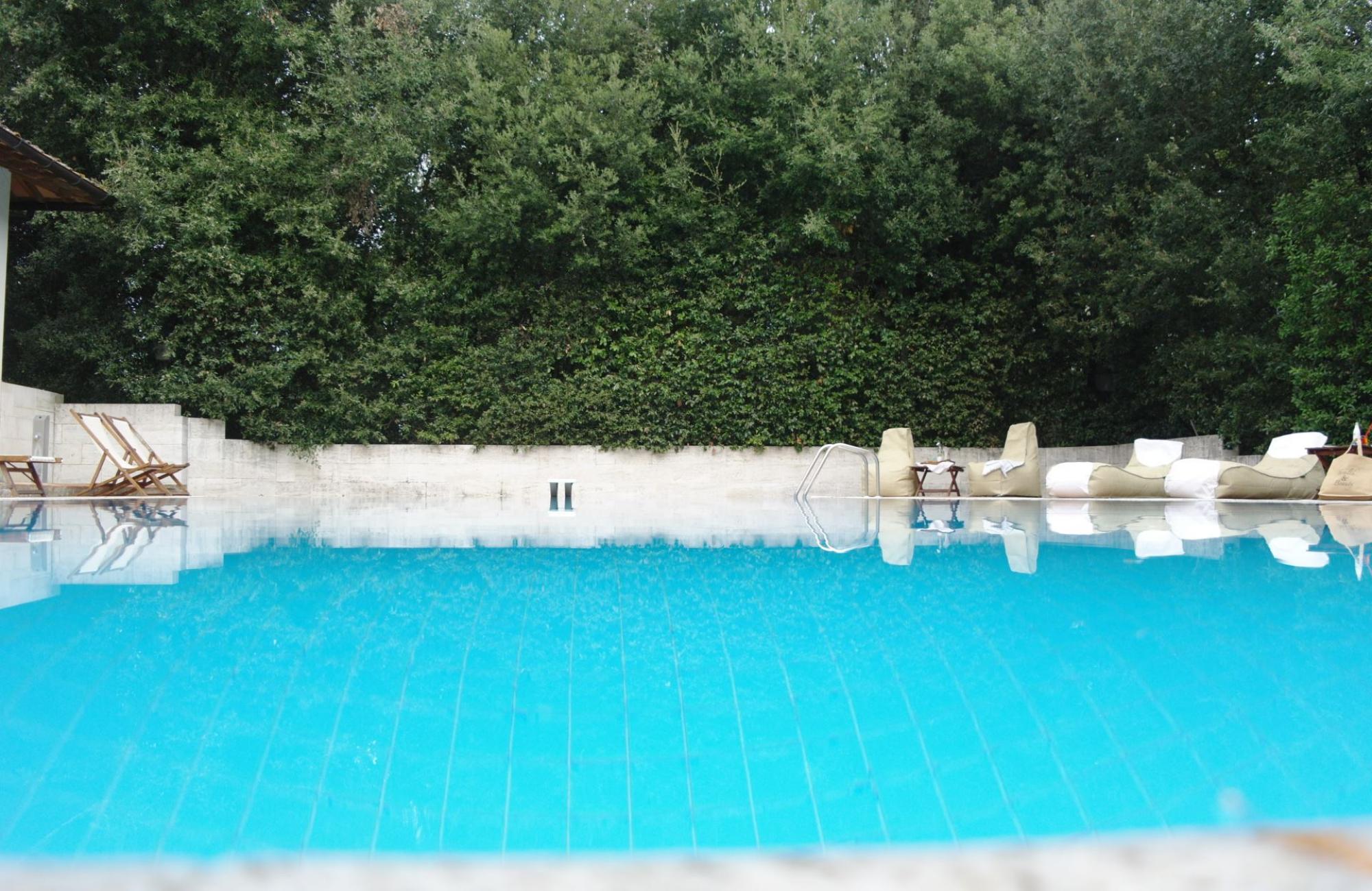 Property Image 1 - Marvellous Villa near San Gimignano with stunning infinity Pool  big private parc and AC  Wedding ve-VILLA