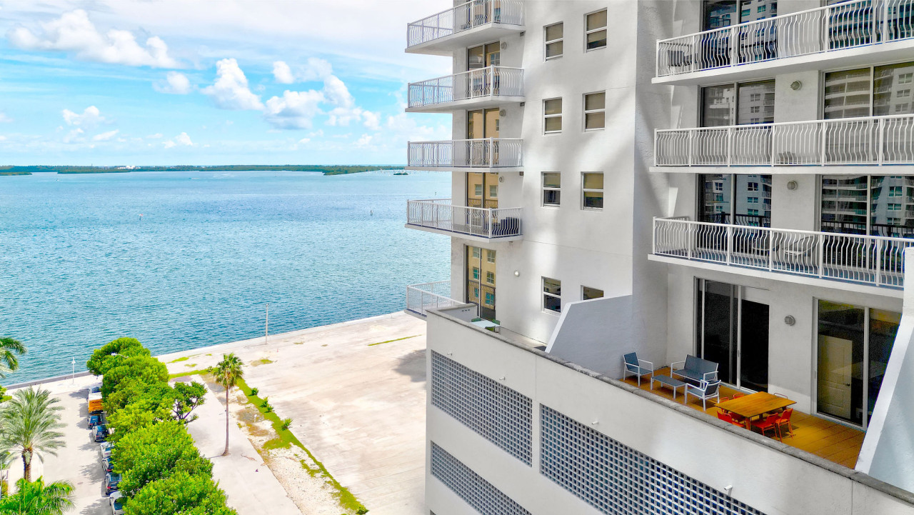Property Image 2 - Best of Brickell’s Luxury Suite with Pool and Gym