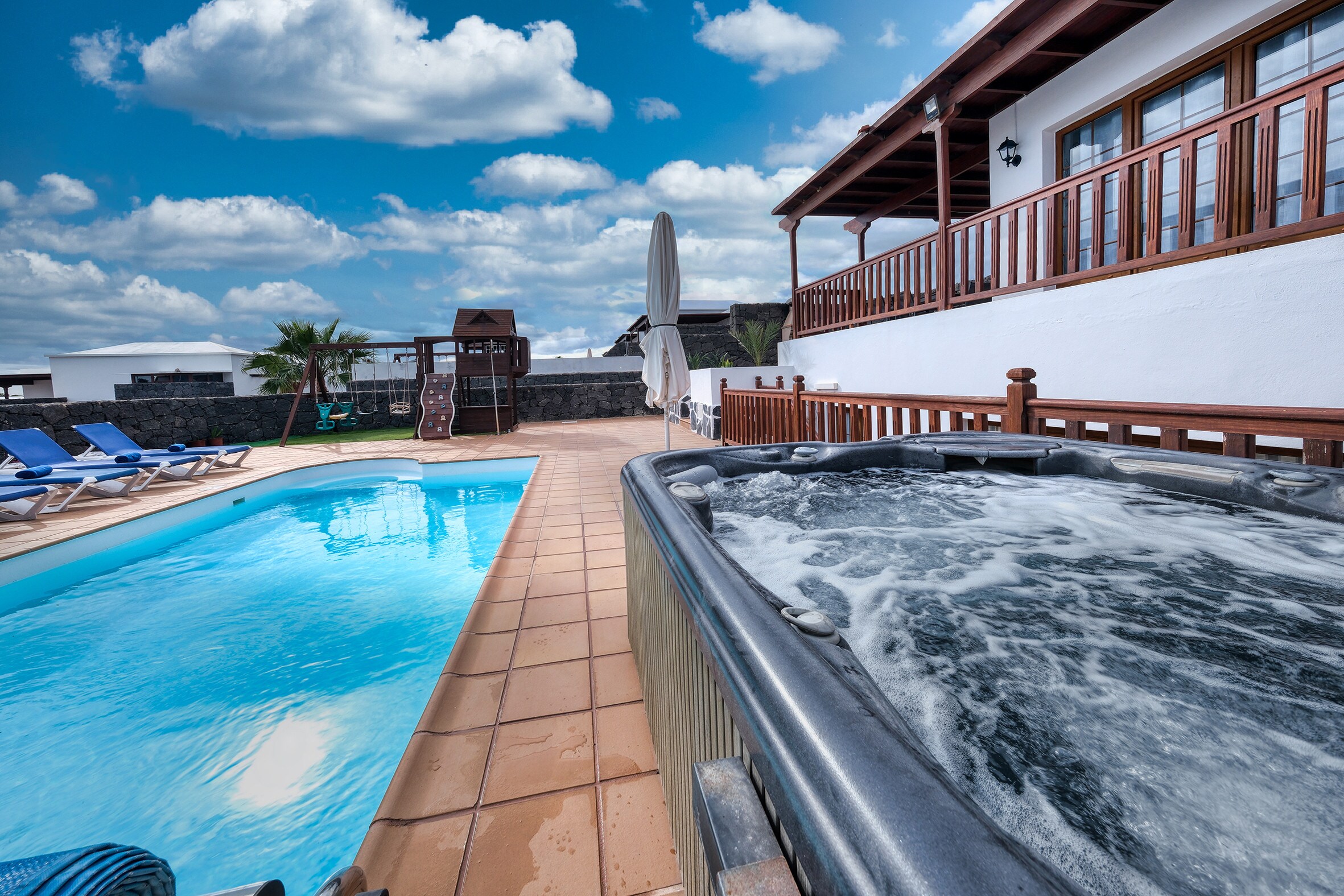 Property Image 2 - Casa Flavia- Private pool, jacuzzi, sat TV