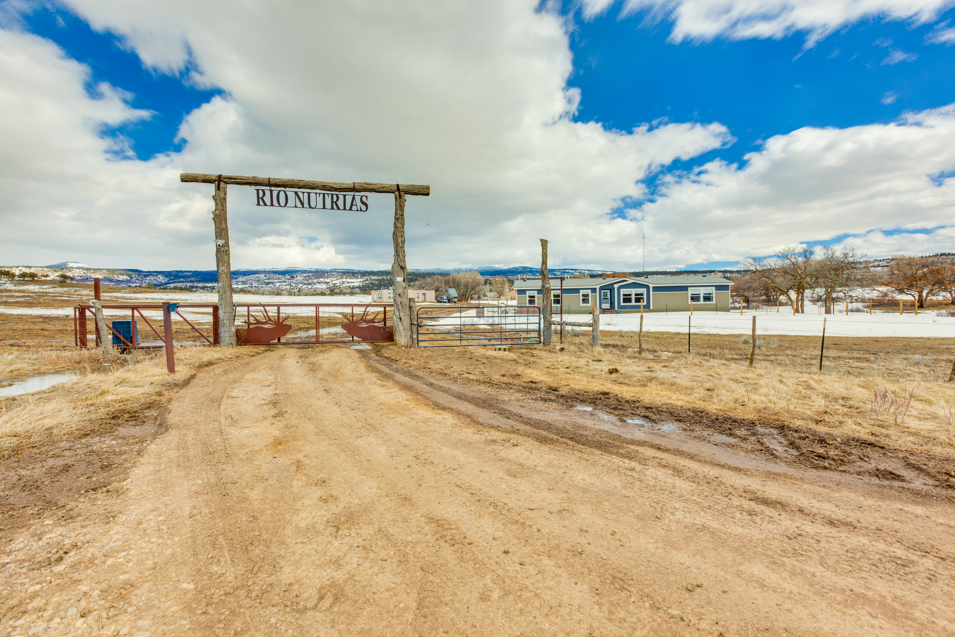 Property Image 1 - Spacious Tierra Amarilla Ranch House w/ Deck!