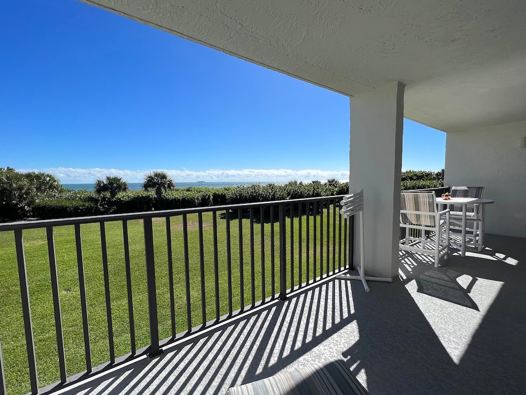 Perfect space to drink your coffee and watch the sunrise!