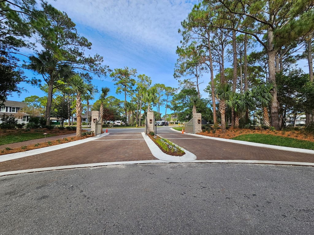 Entrance to Land's End Community