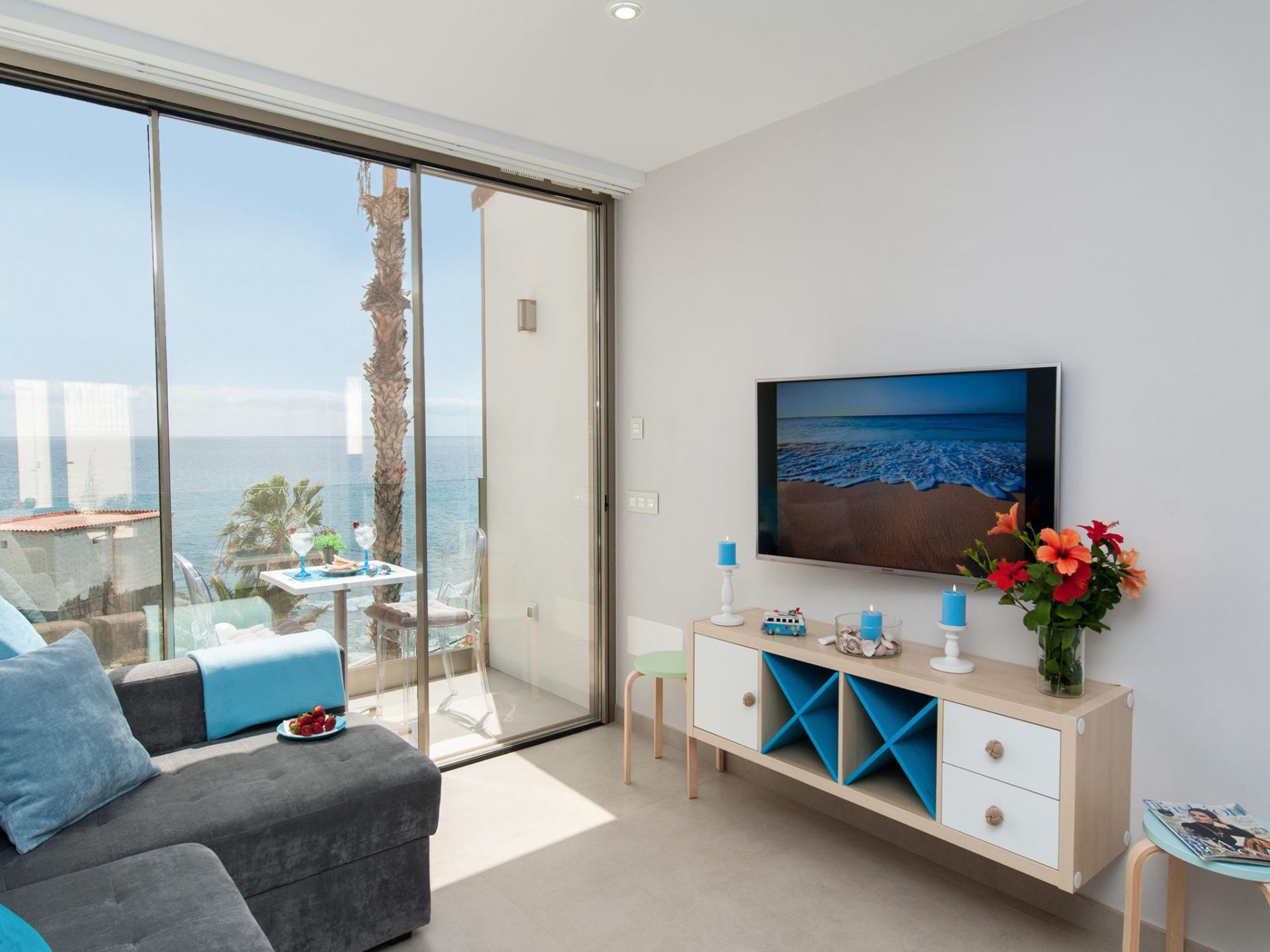 Property Image 2 - Beachfront Apartment Playa del Aguila