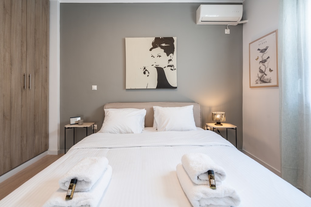 The bed’s premium quality mattress is perfect for retreating with a good book and for an optimum night’s sleep