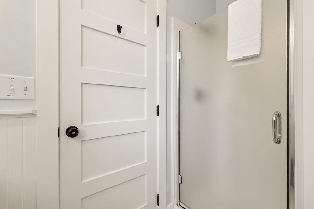 Main level primary ensuite bathroom