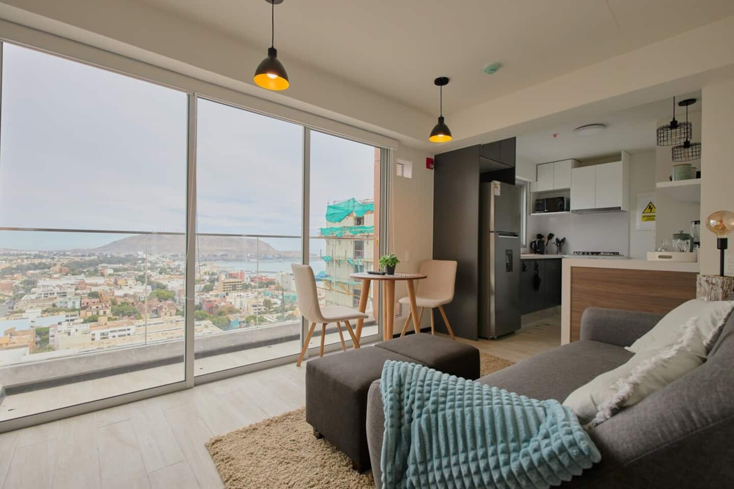  Comfy 1 BR Apartment in front Chipoco Park