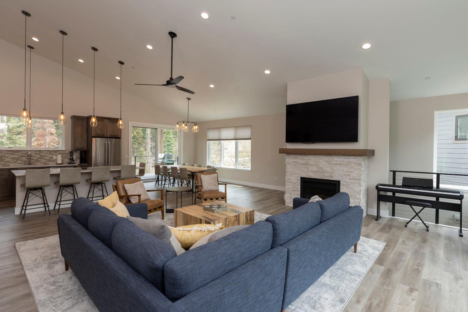 Main Living Space, Kitchen and Bar (TV and Gas Fireplace)