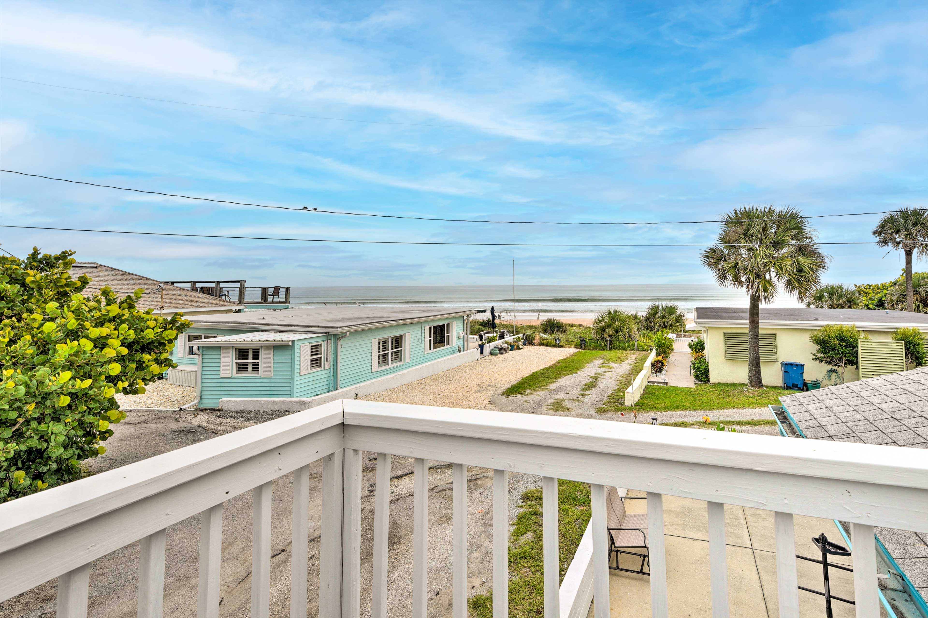 Ormond Beach Retreat w/ Deck - Steps to Ocean!