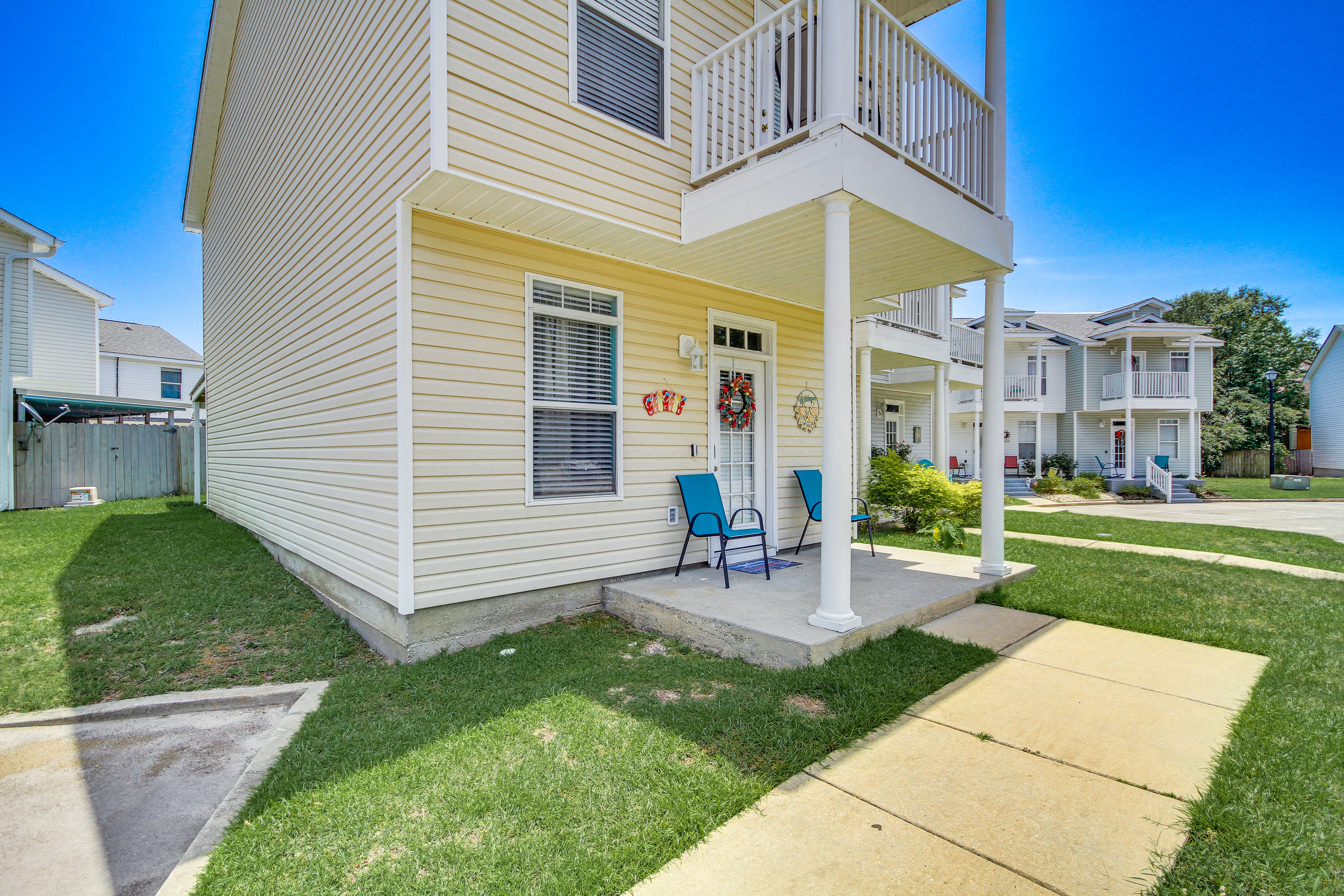 Walk to Beach: Gulfport Retreat w/ Patio